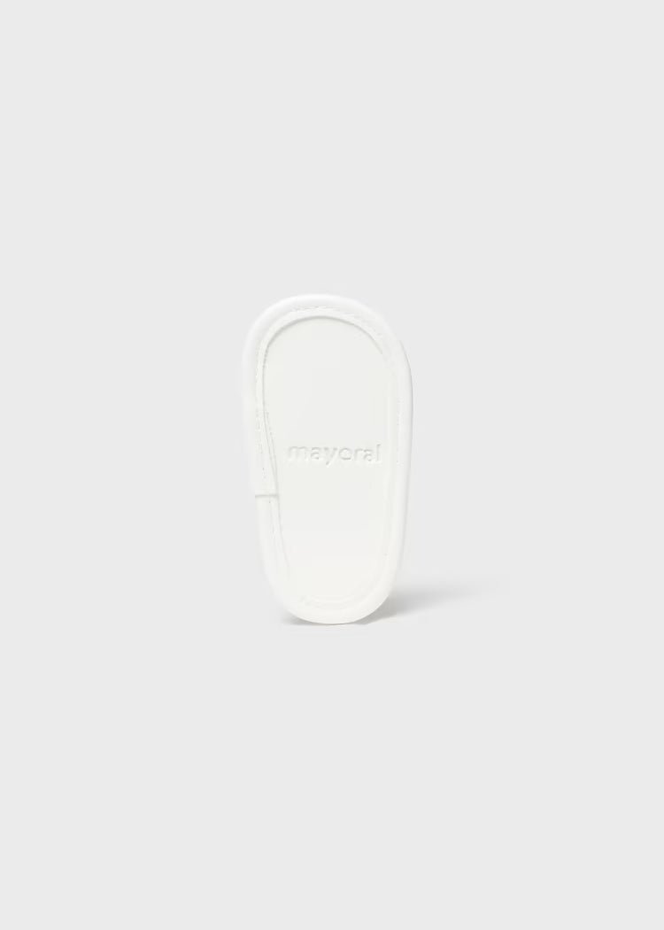 Sandali con chiusura velcro fiore neonata Mayoral Newborn bianco - ErreGiModaBimbo