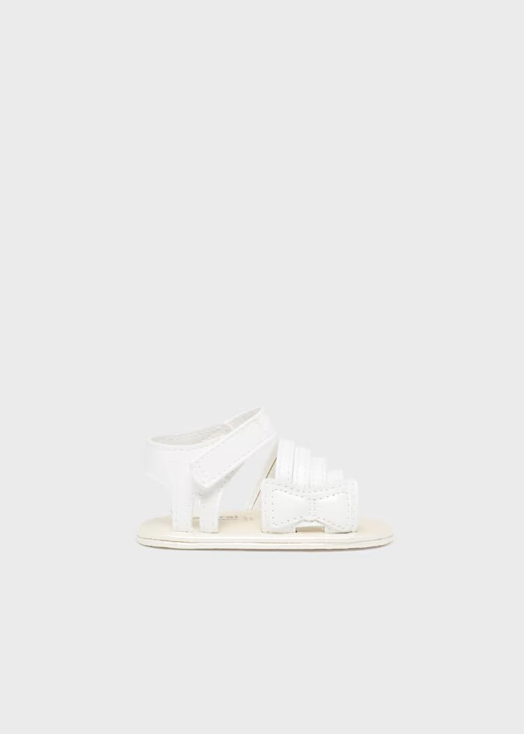 Sandali ragnetto con fibbia neonata Mayoral Newborn bianco - ErreGiModaBimbo